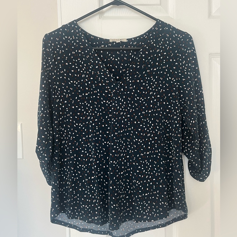 Green pattern top